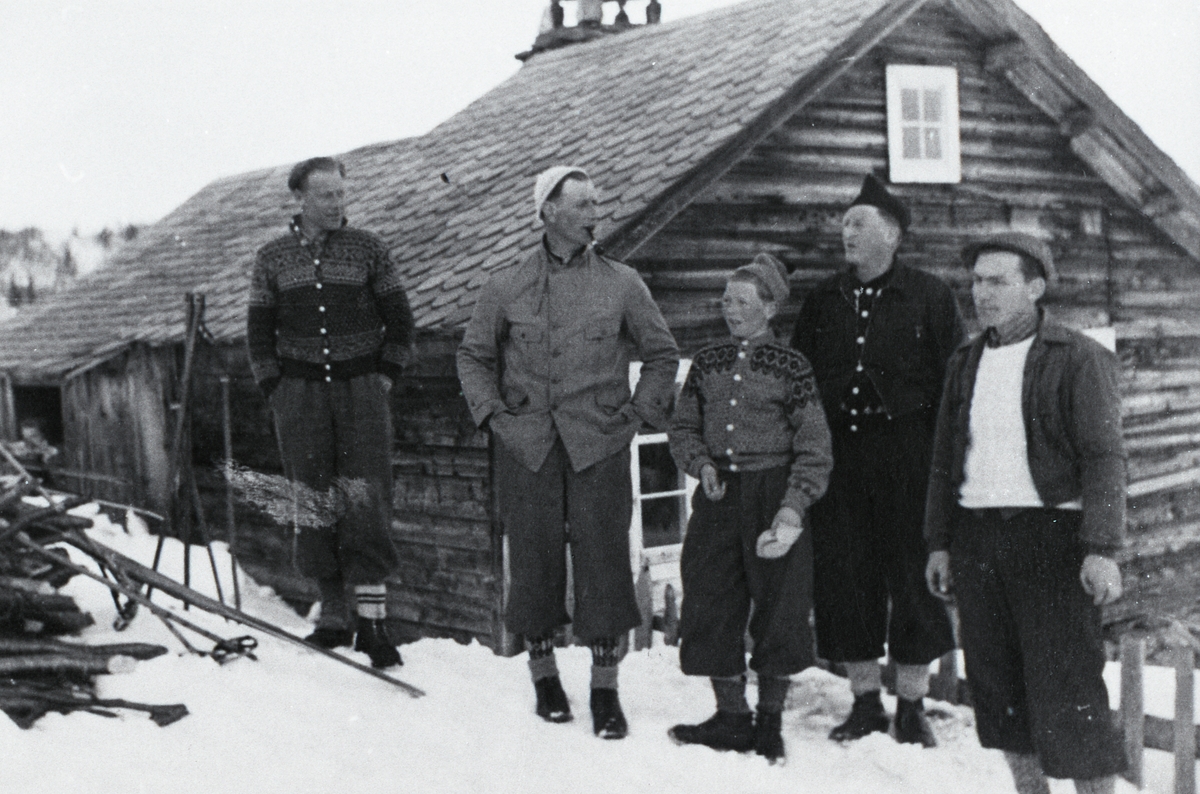 Frå venstre: Anders A. Østrem, John Heensåsen, Erling Øraker, Olav Øraker og Ole H. Jevne