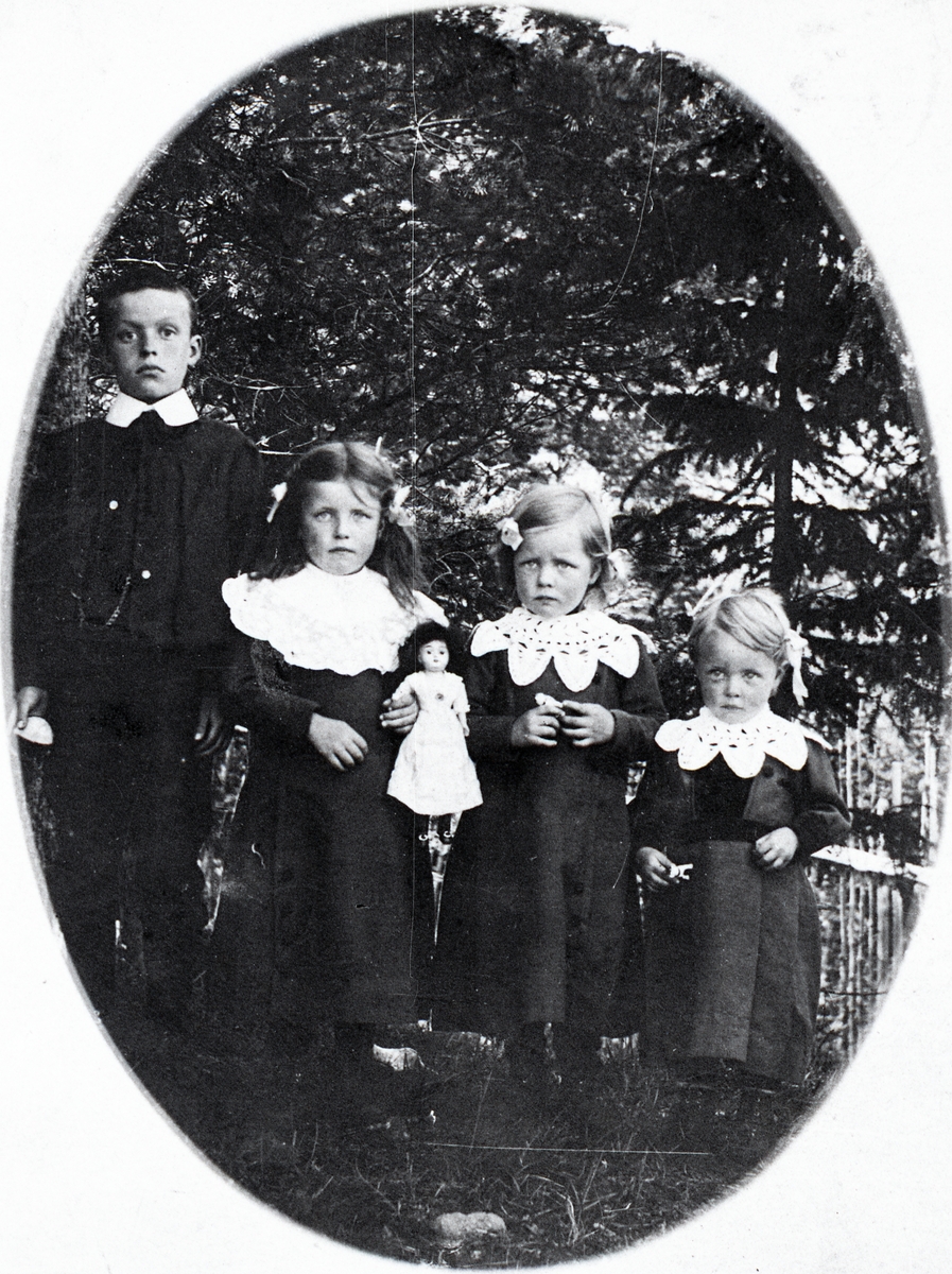 Frå venstre: Nils, Inga, Arnbjørg og Gina Thorpe