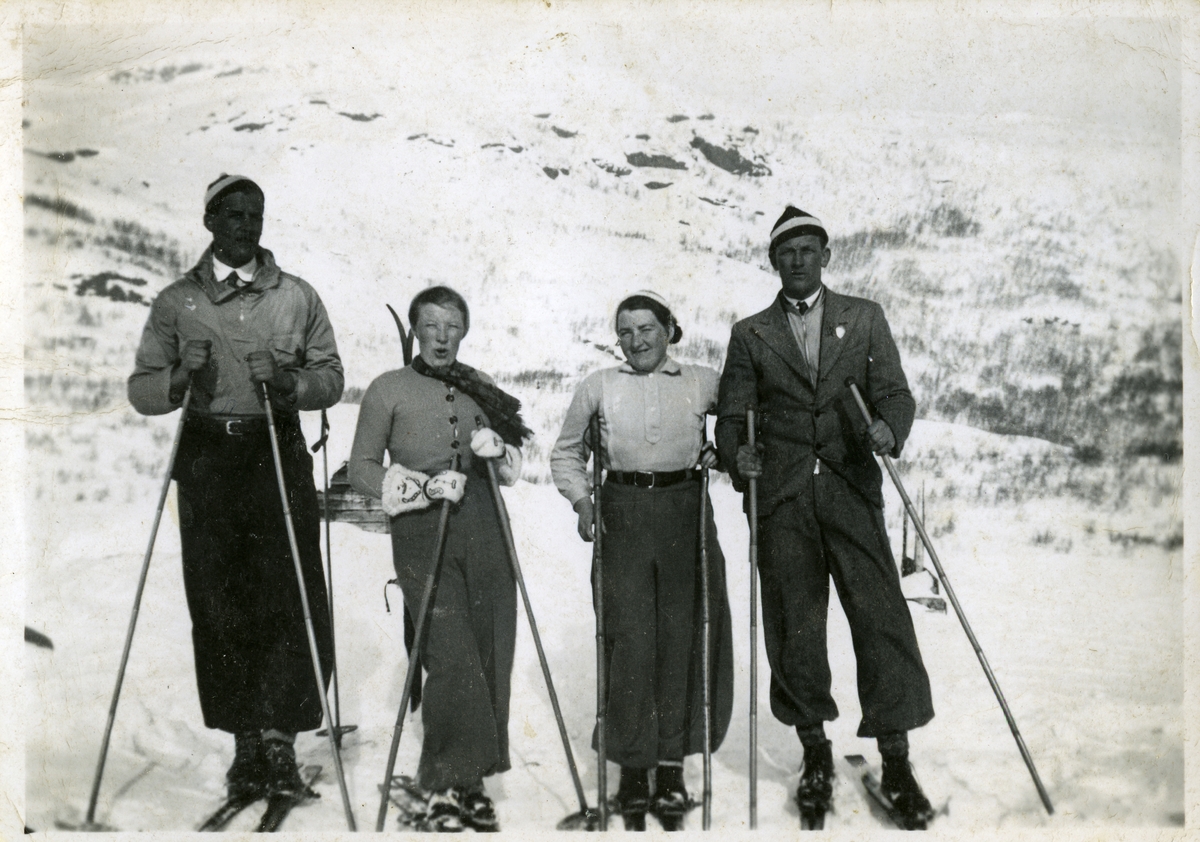 Skiløparar - Valdres Folkemuseum / DigitaltMuseum