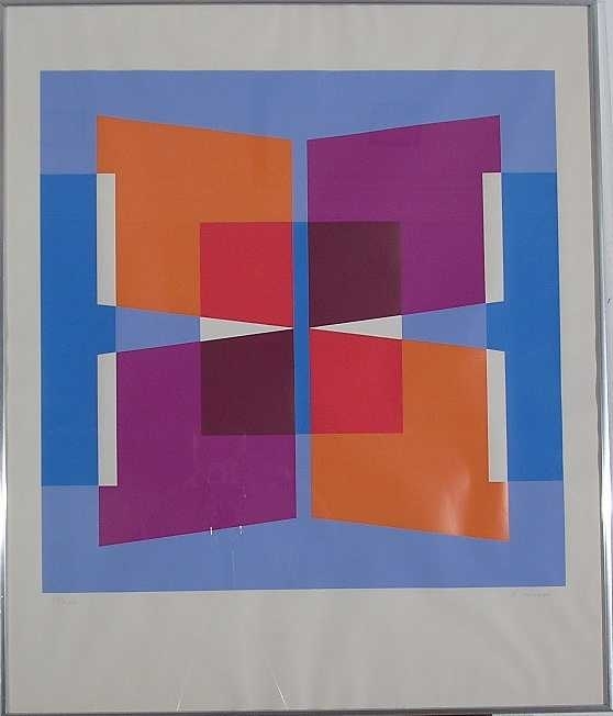 Kvadrater, rektanglar och romber i rött, lilla och blått, skärande varandra mot gul bakgrund.