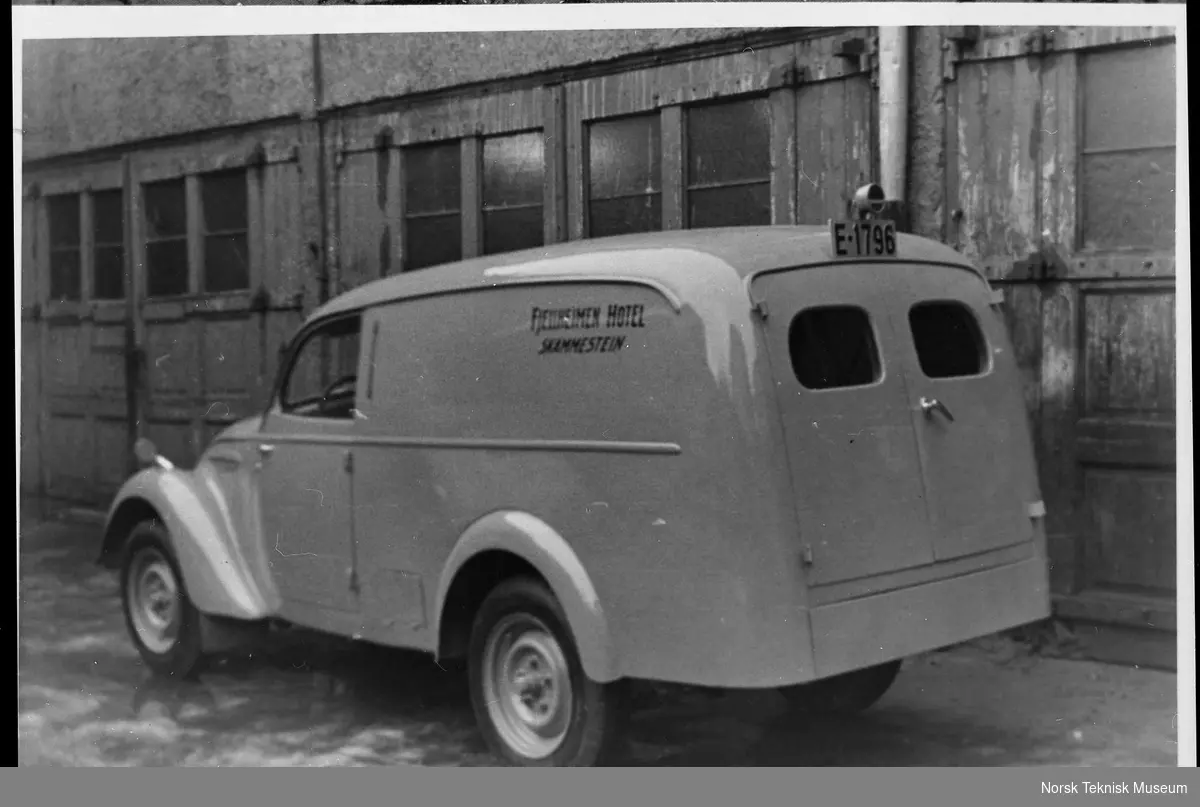 Peugeot 202 varebil modell 1950 levert til Fjellheimen Hotell, Skammestein : reg. nr.: E-1796