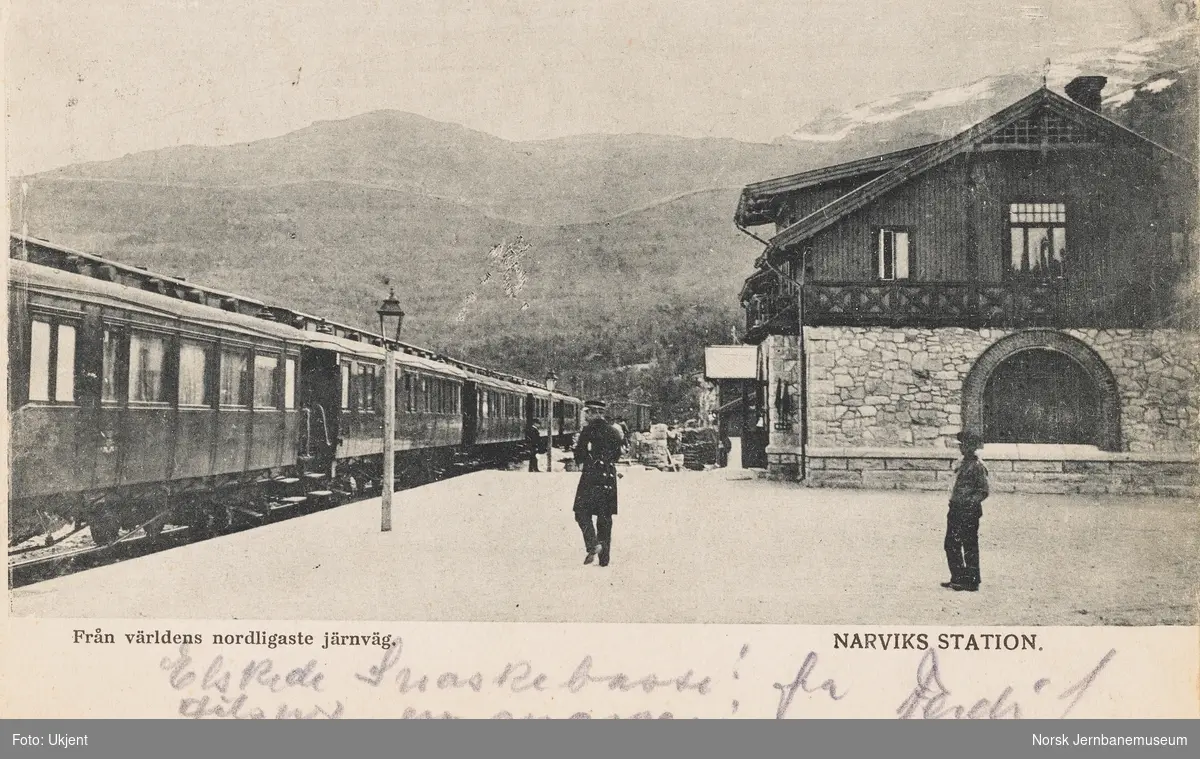 Ofotbanens åpningstog på Narvik stasjon