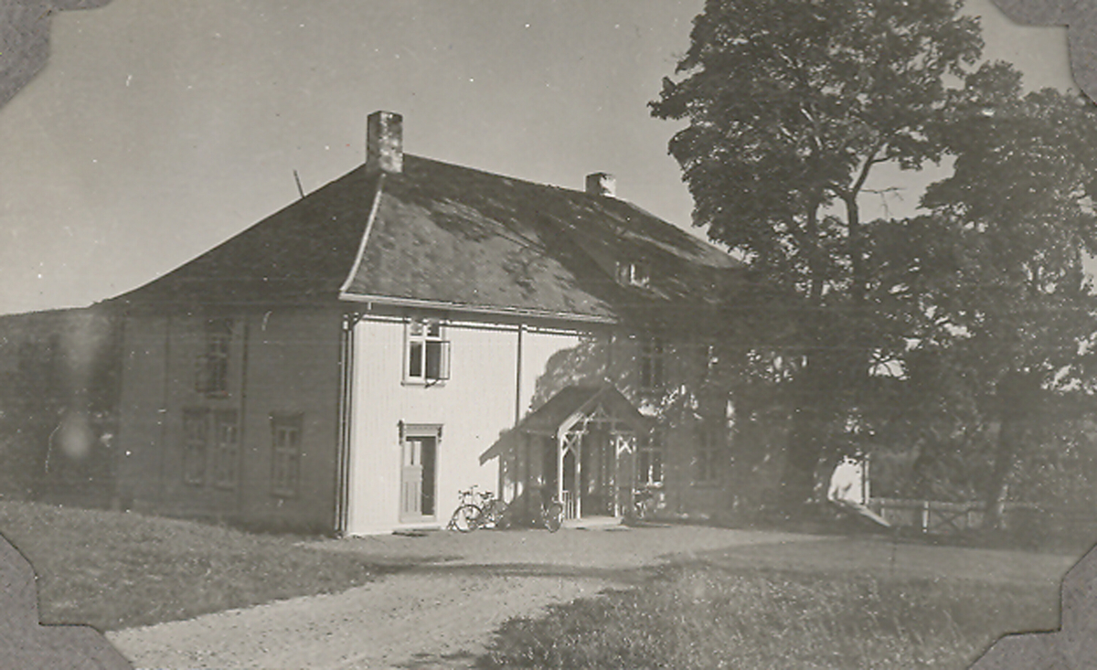 Hovudhuset på Bø prestegard.