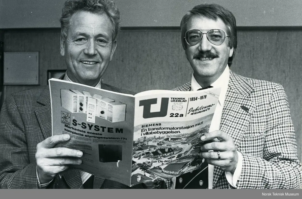 Adm. dir. Per Bjørnstad (t.v.) i Ingeniørforlaget S/S og sjefsredaktør Magne Lein i Teknisk Ukeblad med jubileumsnummeret (125 år) av TU i 1979