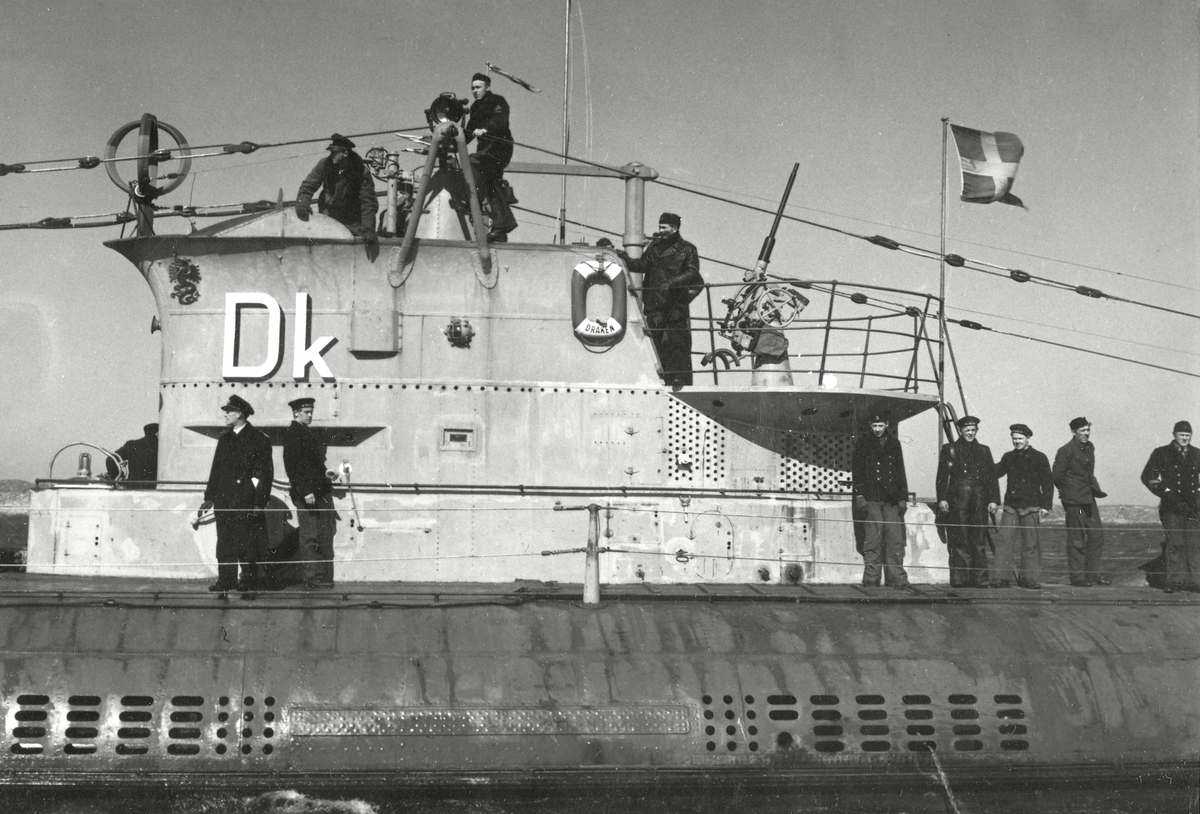 Besättningsmän ombord på ubåten DRAKEN.