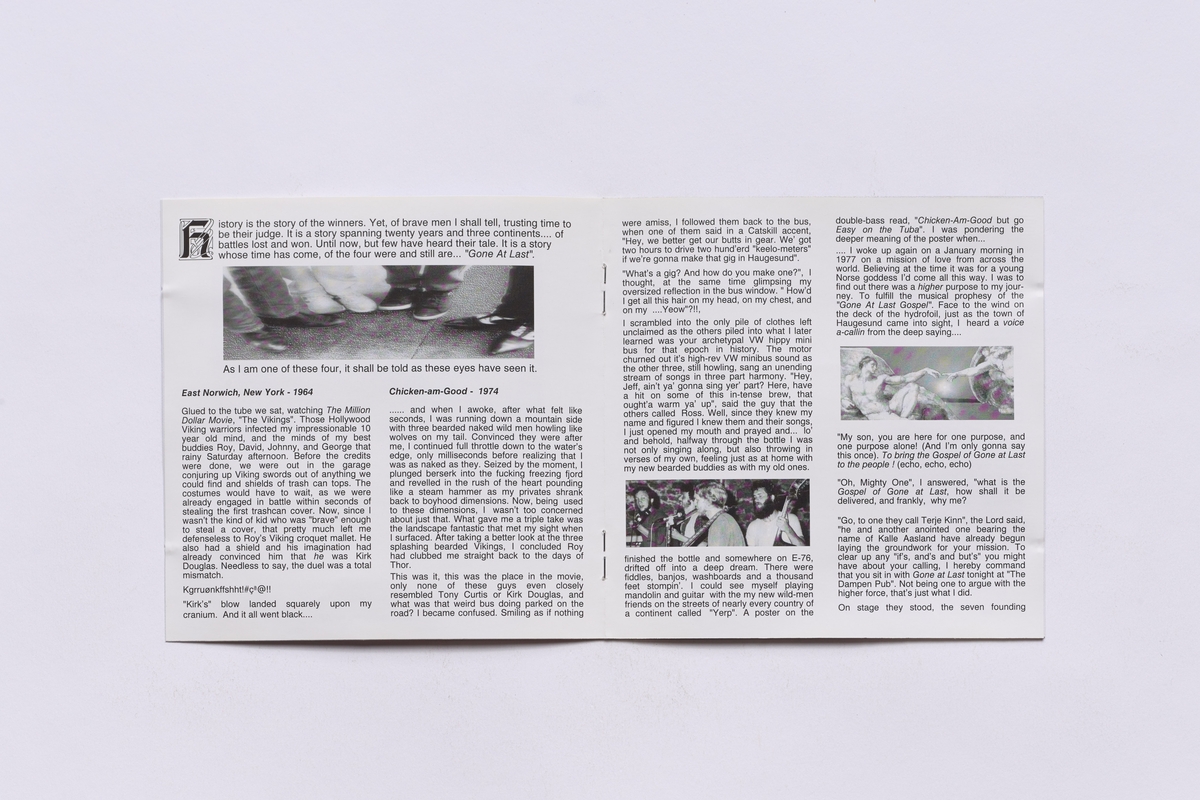 CD (a) og vedlagt 5 utklipp fra avisenes plateanmeldelser i en konvolutt (b).