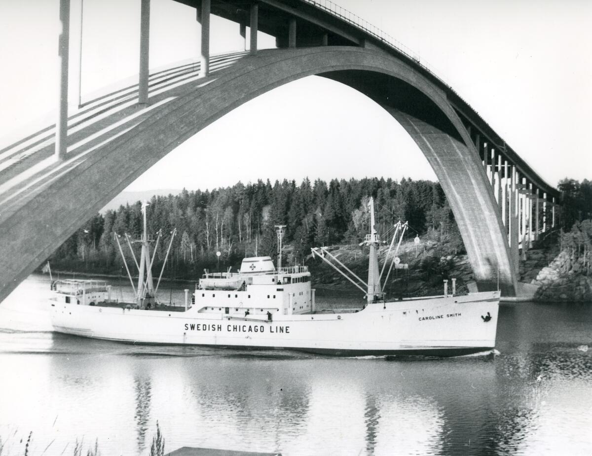 Fartyget Caroline Smith vid Sandöbron