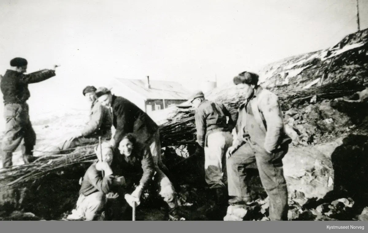Ukjente vegarbeidere ved Utvorda-Leirfjorden i Flatanger