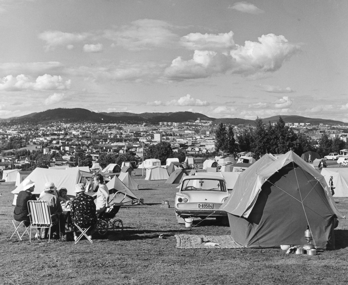 Ekeberg, på campingplassen med utsikt over Oslo. 28.07.1966.