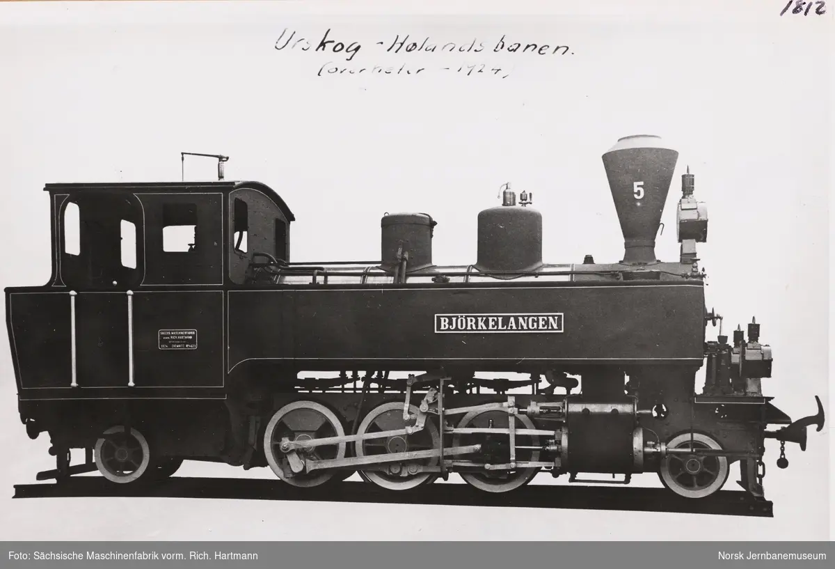 Leveransefoto av smalsporet damplokomotiv nr. 5 "Bjørkelangen", senere NSB type XXIXa, til Urskog - Hølandsbanen