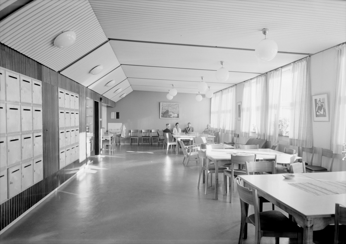 Arkitekturfoto av lærerrommet på Årvoll skole.