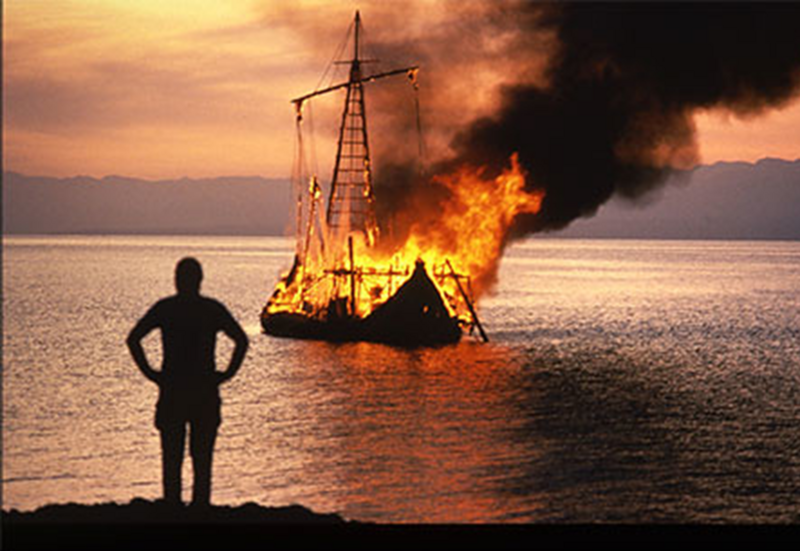 1978: Thor Heyerdahl set fire on Tigris off Djibouti, in protest against the wars ravaging the region. Photo licensed under CC BY-SA-NC. (Foto/Photo)