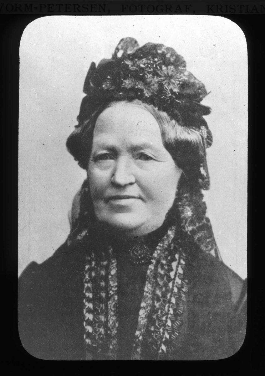 Inger Elise Bjørnson, mor,