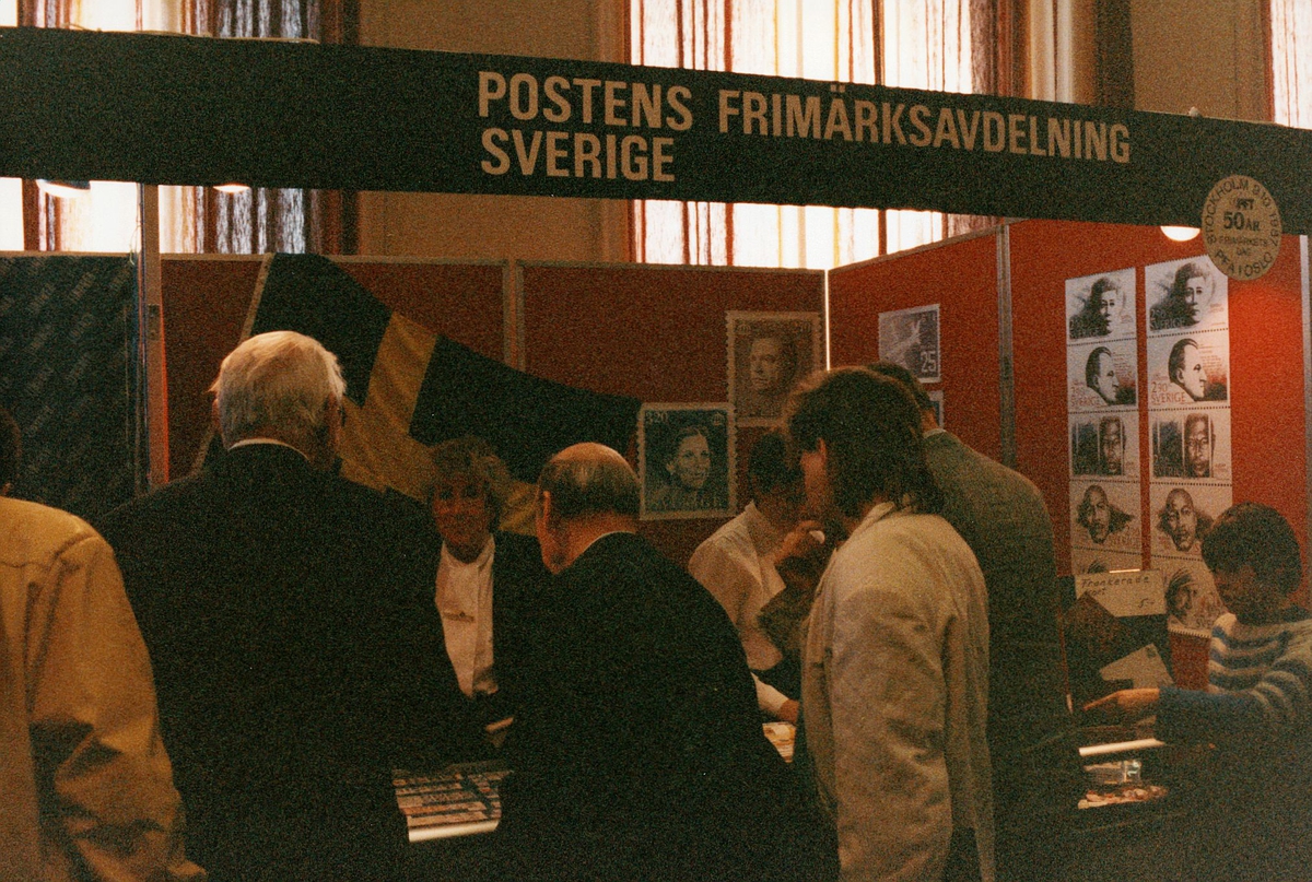 frimerkets dag, Oslo Rådhus, stands for Postens Frimarksavdeling Sverige, ekspeditører, kunder