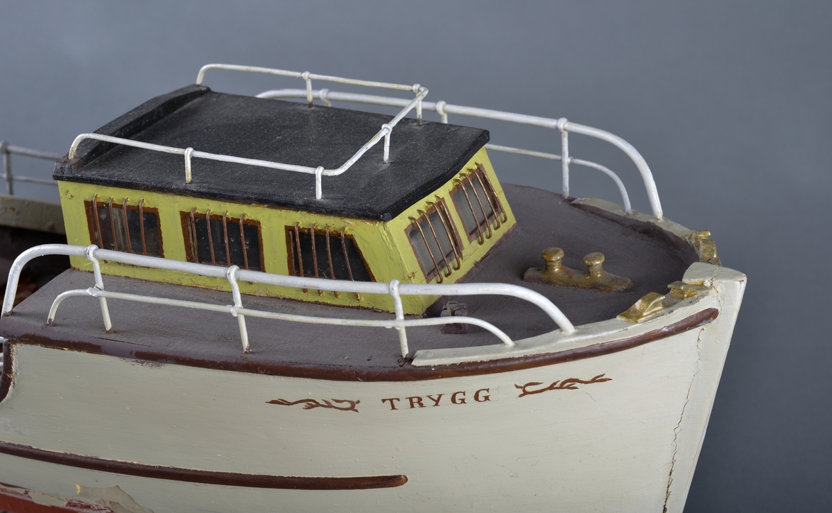 Modell av fiskeskøyte M/B Trygg. laget av Tryggve Thorsø i 1949.