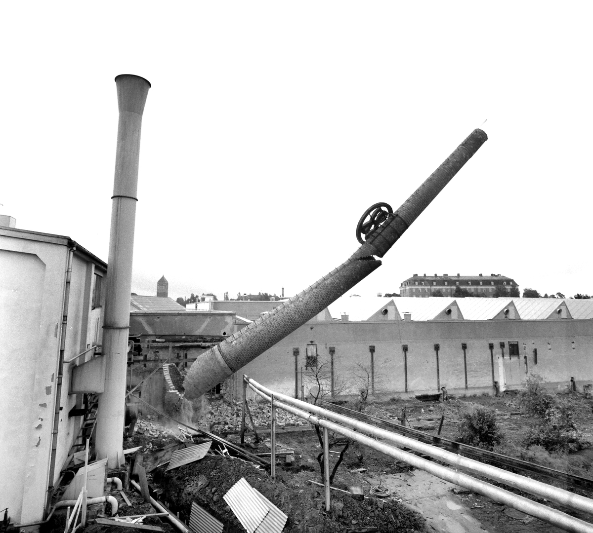 Rivning av skorsten vid Wahlbecks fabriker, 1962 Nu Ebbe park.
