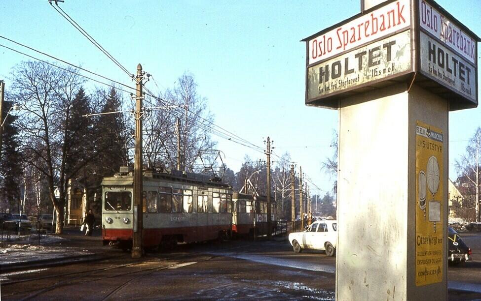 Ekebergbanen, nr. 1013 på Holtet.  Linje 16.