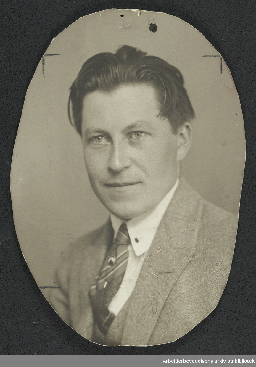 Torvald Tu (1893 - 1955). Forfatter