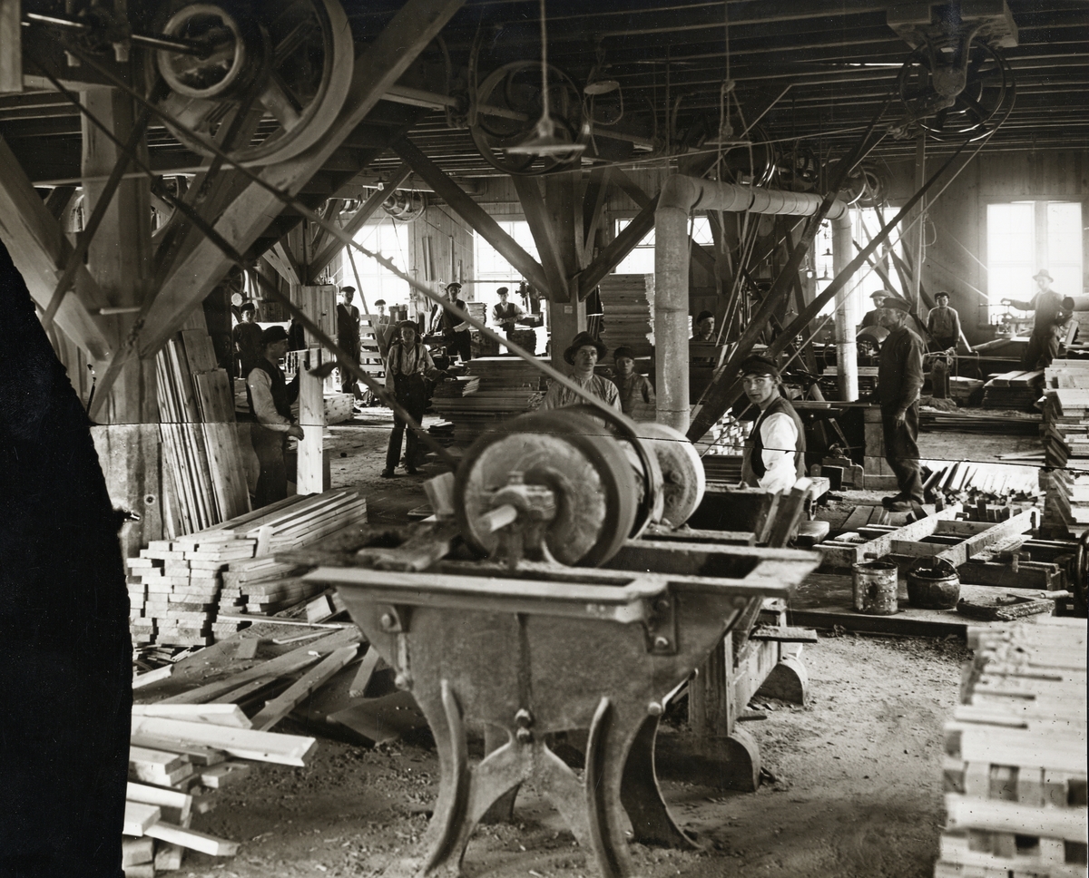 Interiör från en okänd snickerifabrik (?), ca 1910,