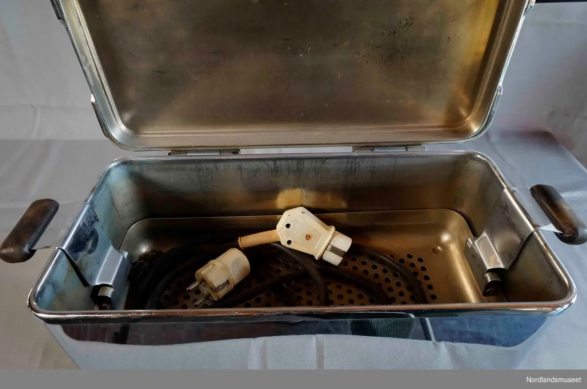 Elektrisk kokeapparat brukt til desinfeksjon av utstyr.