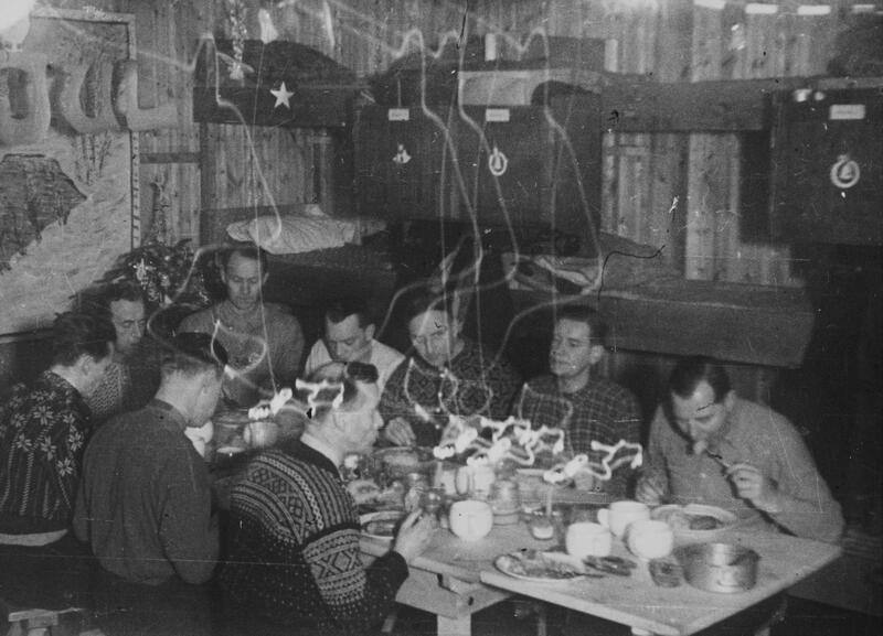 For noen fanger var maten ekstra god i julen 1944. (Foto/Photo)
