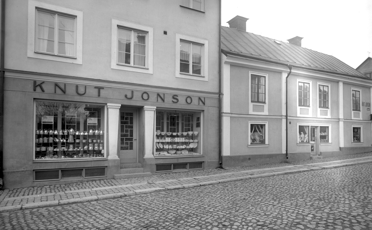 Knut Jonsons bosättningsaffär på adress Nygatan 20 i Linköping.