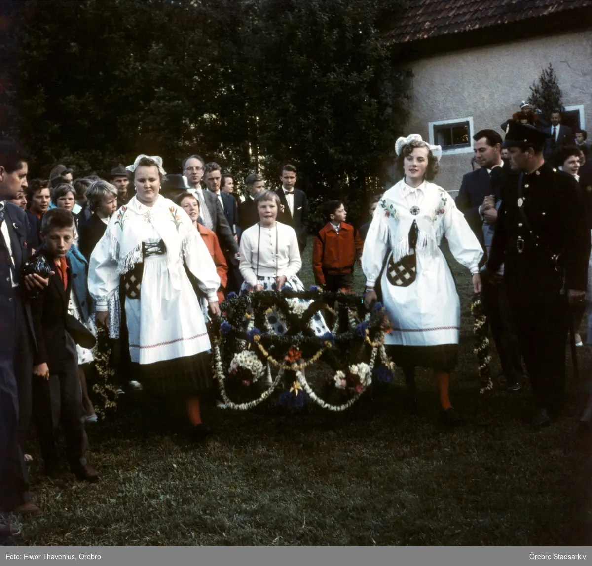 Midsommarfirande Brevens bruk, 1960tal Örebro Stadsarkiv