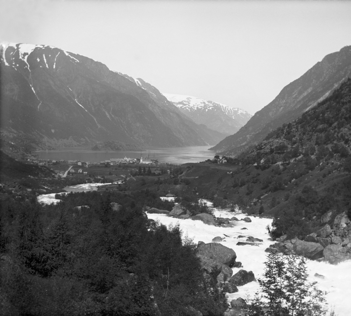 Odda, Opo, Sørfjorden
Fotografert 1900 Ca.