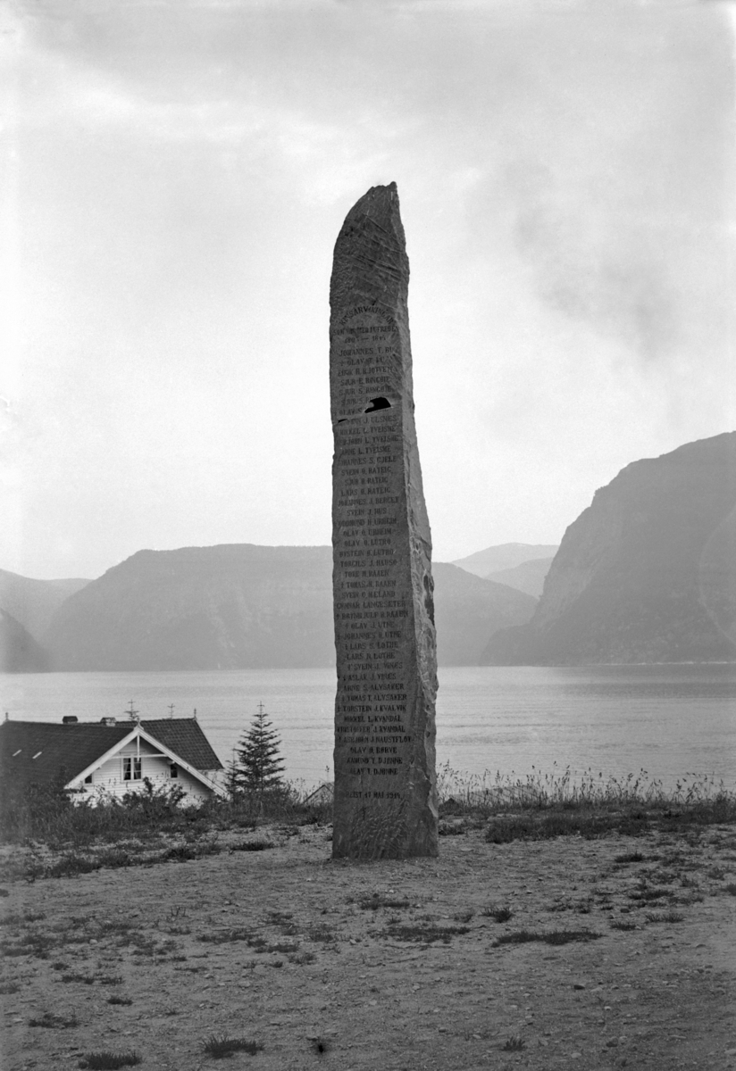 Lofthus fotografiske samling - Universitetsmuseet i Bergen, Fotobasen ...
