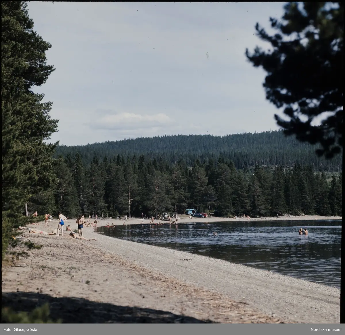 Jämtland, badstrand vid Klövsjön.