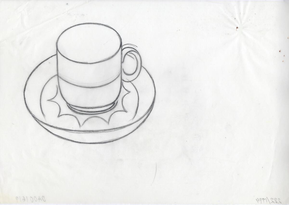Kaffekopp och fat med ett bladaktigt mönster med prickar som bildar en bred bord på koppen, samma mönster på kannans mitt och på locket.
