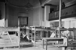 Fotografier av synagogen i Trondheim etter frigjøringen i 19