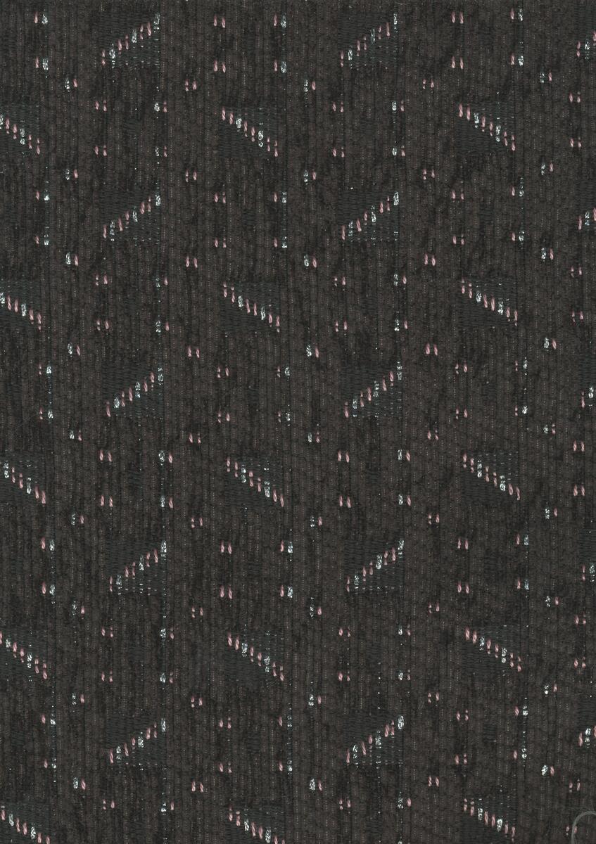 Provbitar i svart sammet med inslag av silvertråd och rosa tråd.
