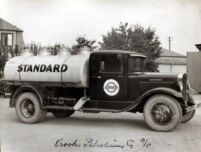 Transport av petroleum i tank fra Nordisk i 1930-årene.