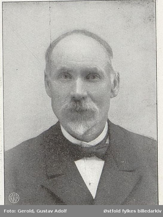 Portrett av Johan Theodor Olsen. Ordfører  i Tune 1902-07  og fra 1911.