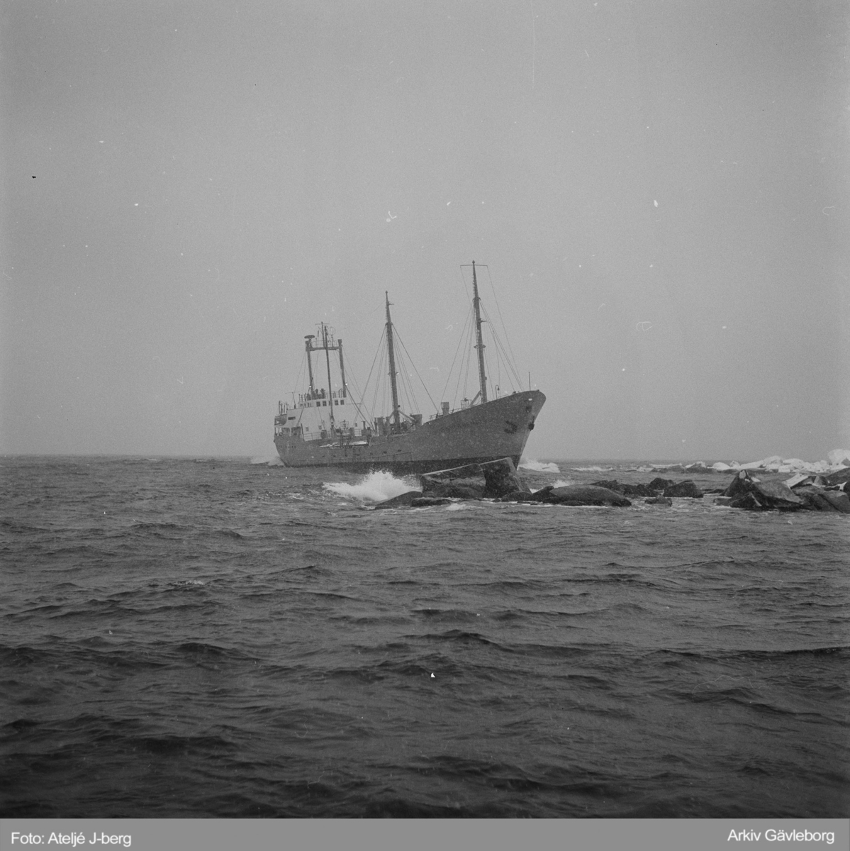 Haveri på fartyget Heinrich Brand vid Stugsund, 1960.