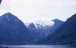 Hella 1968
Sognefjorden, ferje Hella-Vangsnes. Tjugatoten ba