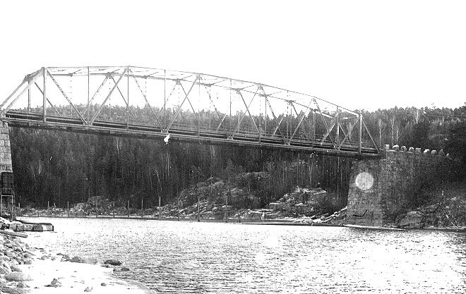 Gamle Trøsken bro som ble bygget i 1912 og sprengt i 1940