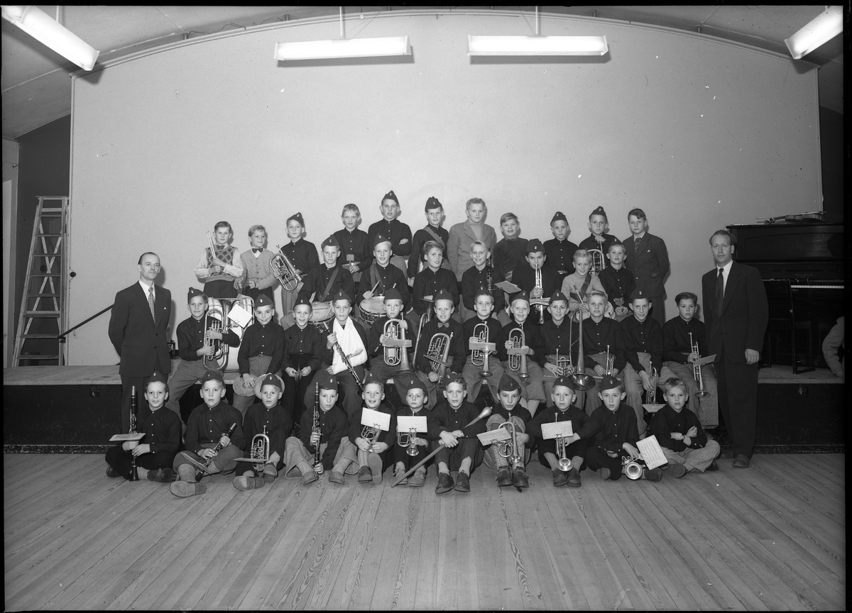 ABFs gossorkester fotograferade vid sitt 1-årsjubileum, 4 sept 1952