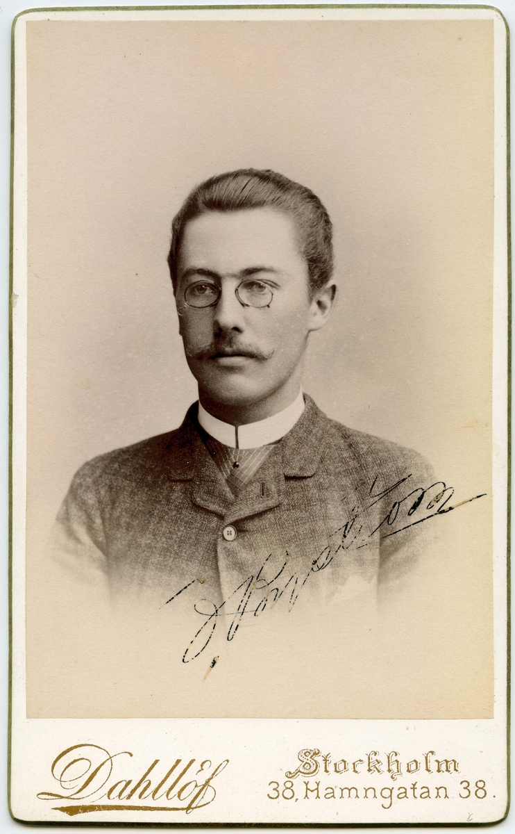 Porträtt på J Byström Skräddare.