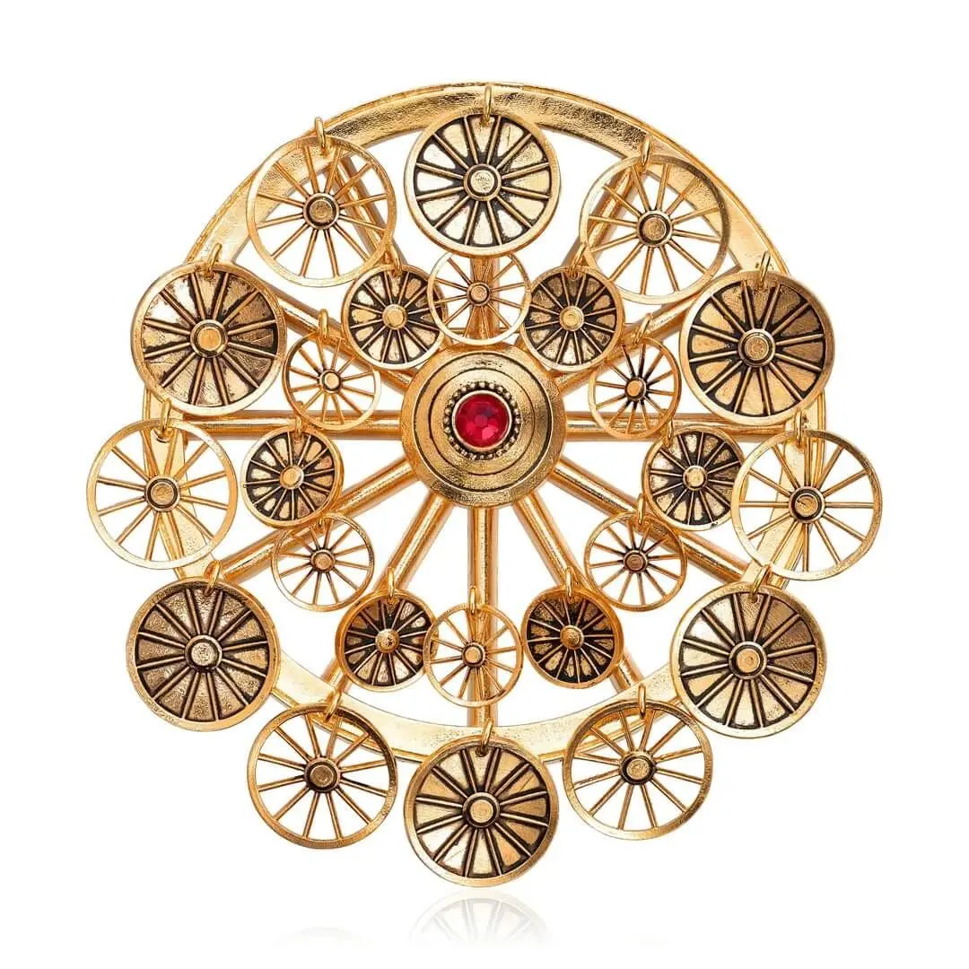 Large women's brooch, cart wheel.