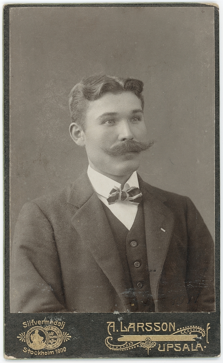 Kabinettsfotografi - Axel O, Uppsala 1911