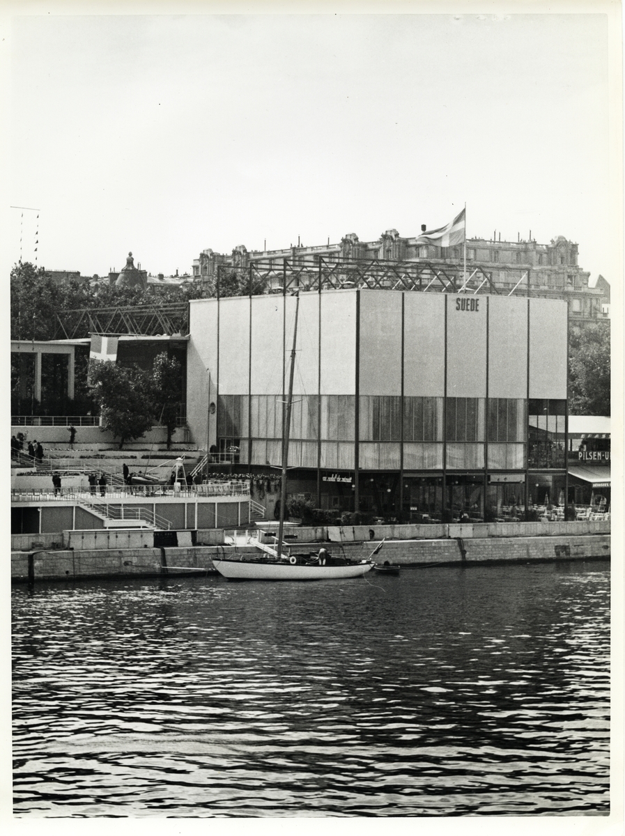 Sveriges paviljong på Parisutställningen 1937
Paviljongens fasad mot Seine