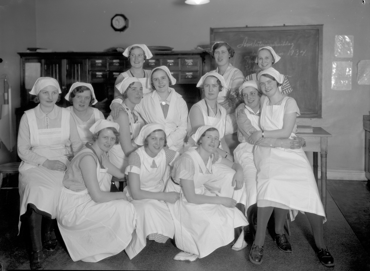 Avslutsningsmiddag för 13 flickor 1934
