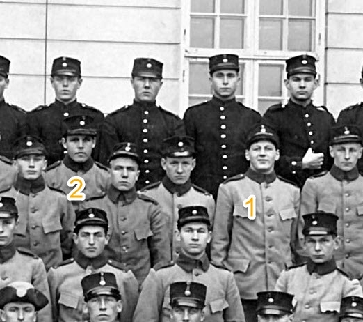 Gruppfoto 1921 eller 1922

Troligen regementets stamskola, utbildad vid I 3 i Örebro 1915-21

Bild 2:
1. Evert Olsson, Nordstjernan Lid. Död 1937
2. Troligen Edvin Lundin, Hålsta. Död1968