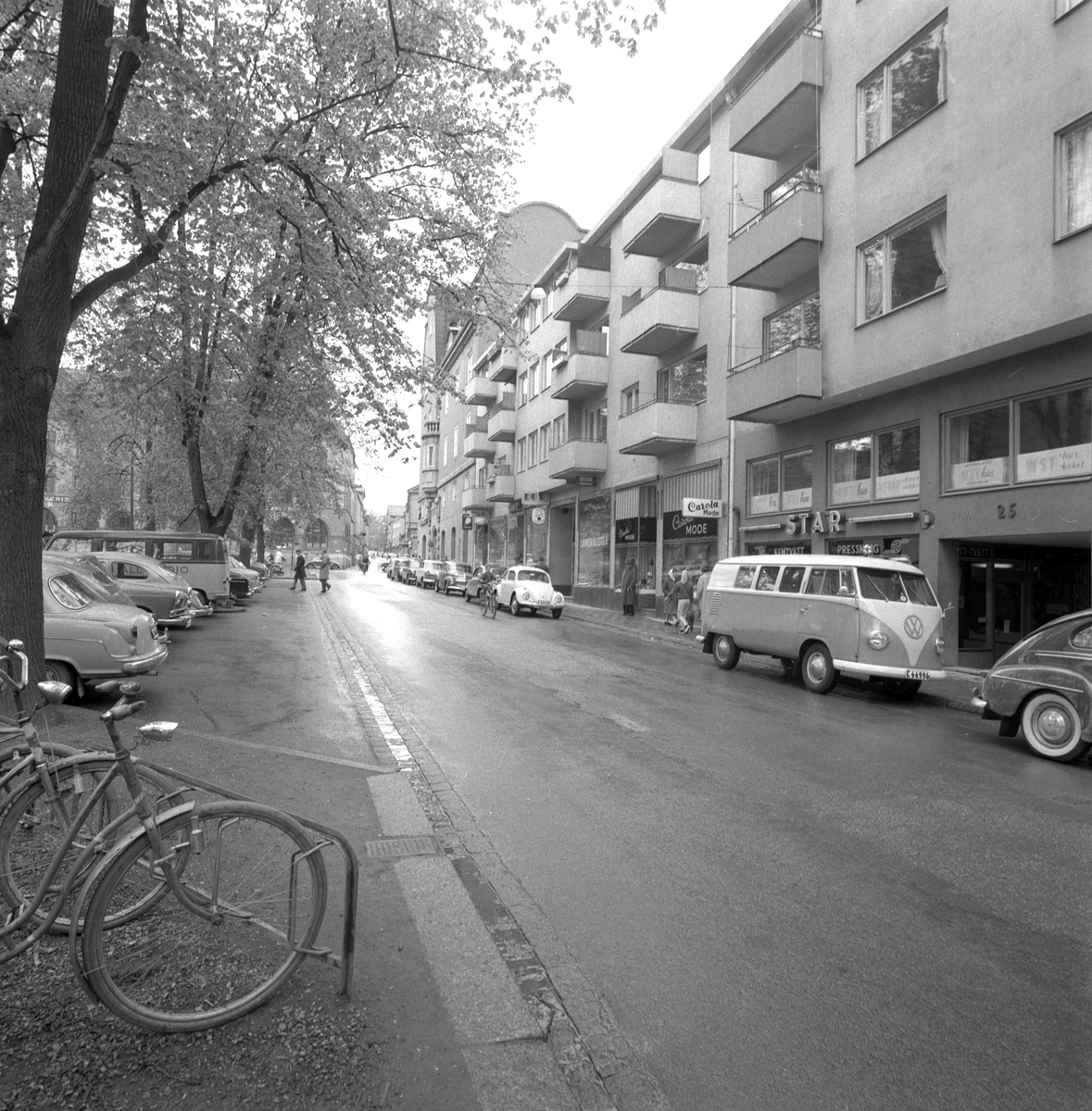 Bildserie från Ågatan i höjd med kvarteret Borgmästaren.