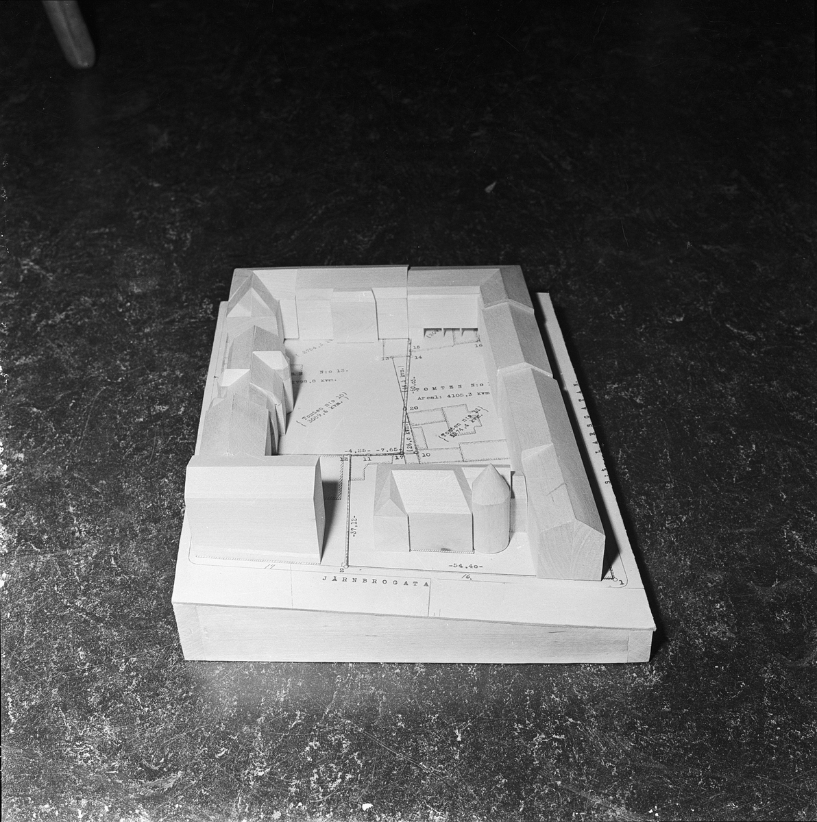 Modell av Södermanland-Nerikes nationshus, Uppsala 1957