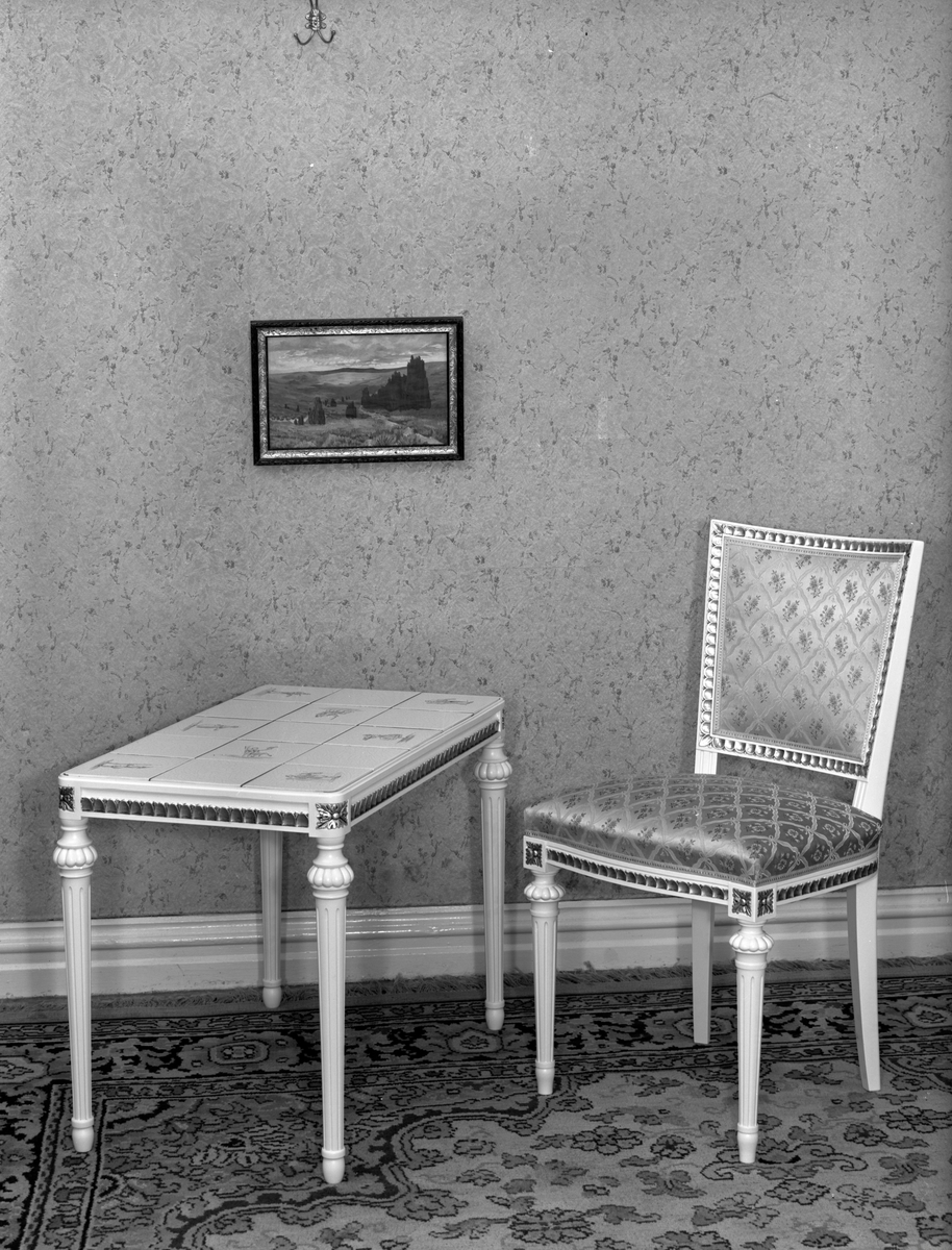 Gustaviansk stol och bord