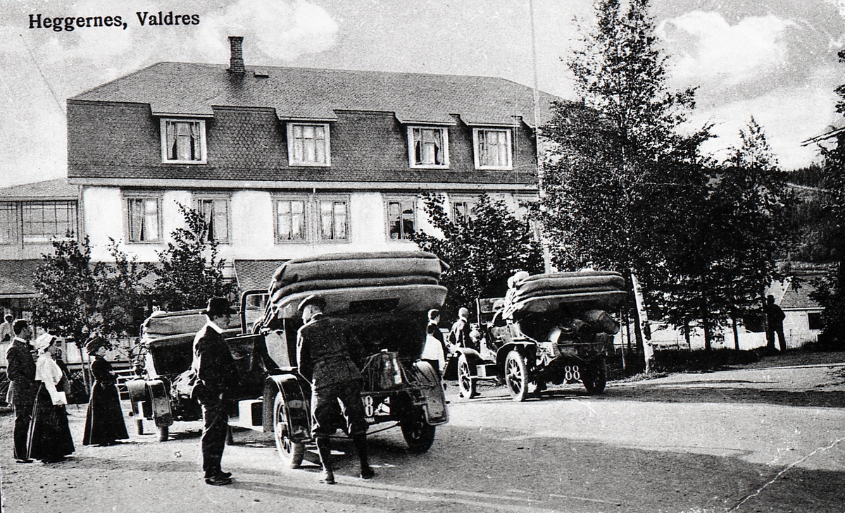Tekst trykt på postkort; "Heggernes,  Valdres"