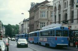 Oslo Sporveier, TBG 591, SN83 271 kjørende i kortesje i 1994